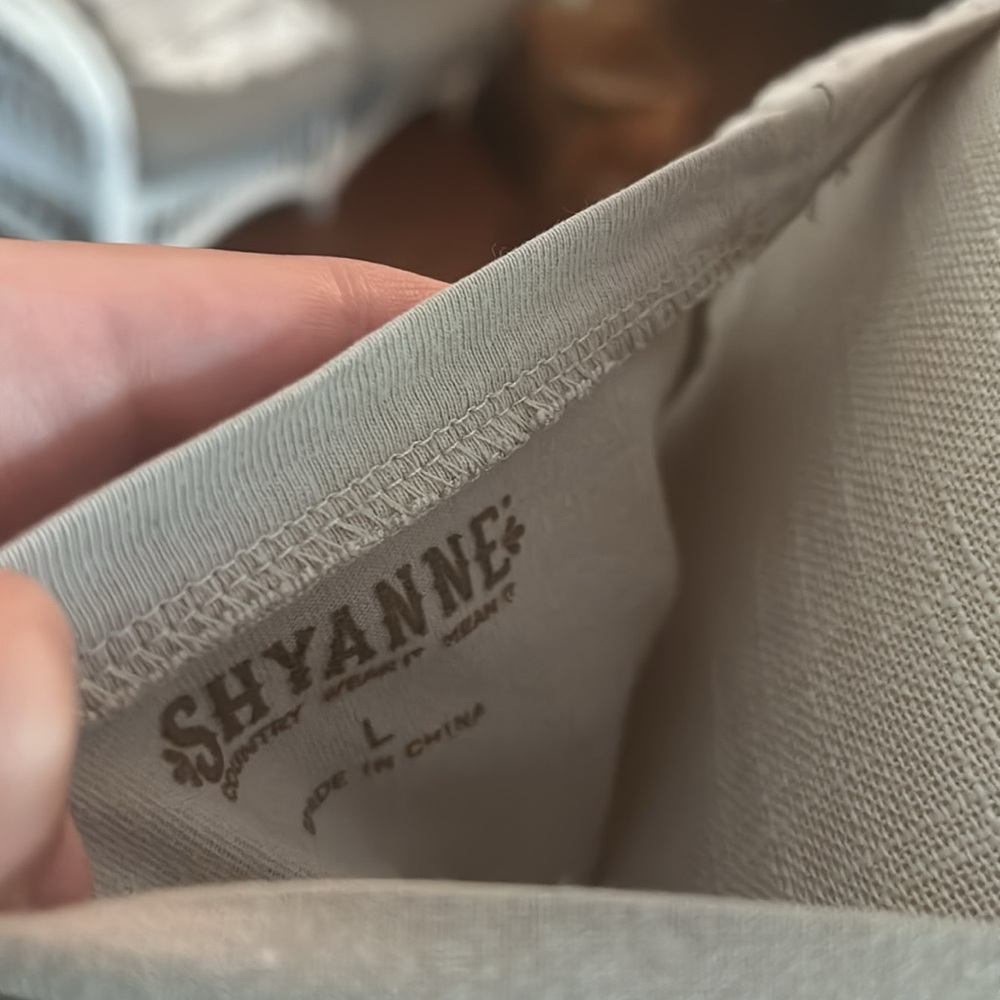 Shyanne American Flag Eagle Crop - Picture 5 of 5